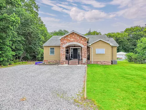 48 Brookside Ave, Old Bridge, NJ 08857