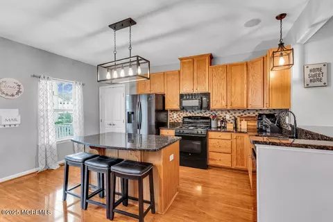 9 Olivia Dr, Tinton Falls, NJ 07712
