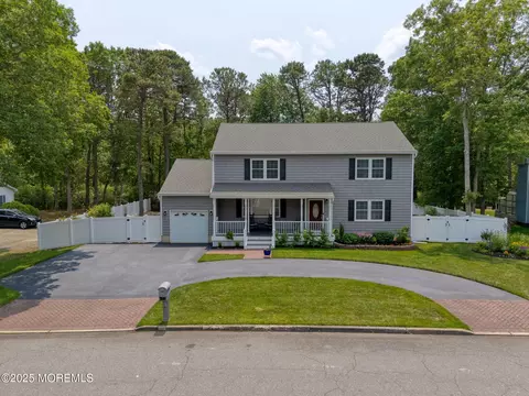 727 Oxford Rd, Lanoka Harbor, NJ 08734