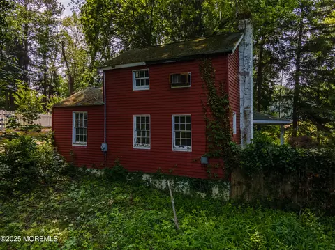 965 W Front St, Red Bank, NJ 07701