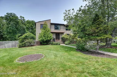 19 Northwoods Rd, Ocean, NJ 07712