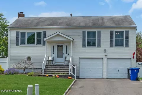 908 Revere Ct, Toms River, NJ 08753
