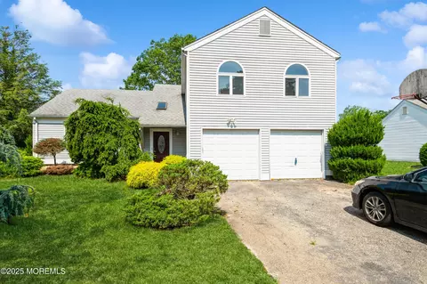 892 Eaglehurst Rd, Toms River, NJ 08753