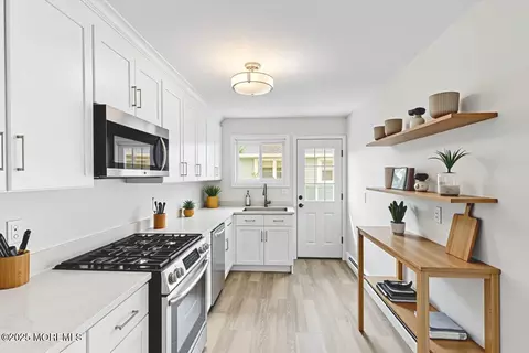 16 Mount Kisco Dr, Toms River, NJ 08753