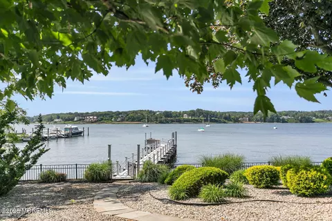 70 De Normandie Ave, Fair Haven, NJ 07704