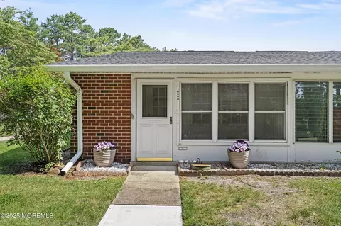 1036 A Aberdeen Dr, Lakewood, NJ 08701