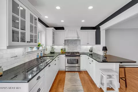 65 E River Rd #28, Rumson, NJ 07760 photo 17