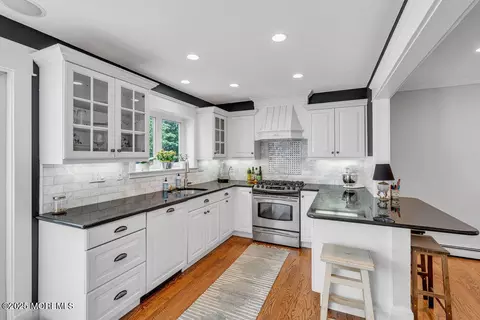 65 E River Rd #28, Rumson, NJ 07760 photo 14