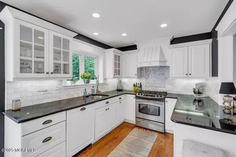 65 E River Rd #28, Rumson, NJ 07760 photo 16