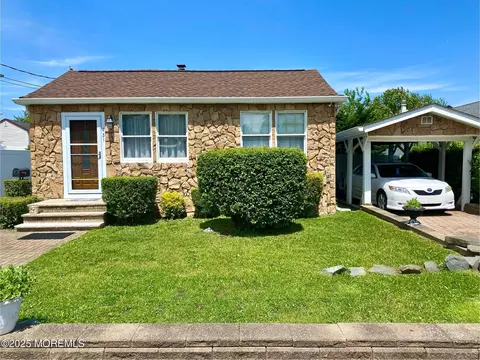 451 Brookside Ave, Laurence Harbor, NJ 08879