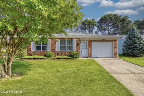 11 Garland Dr, Brick, NJ 08724