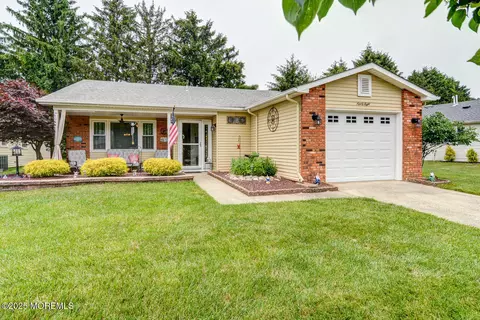 98 Lions Head Blvd S, Brick, NJ 08723