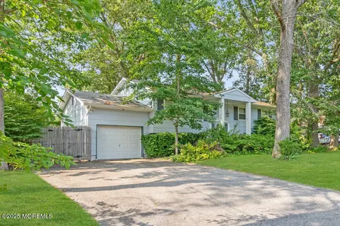 856 Somerset Dr, Toms River, NJ 08753