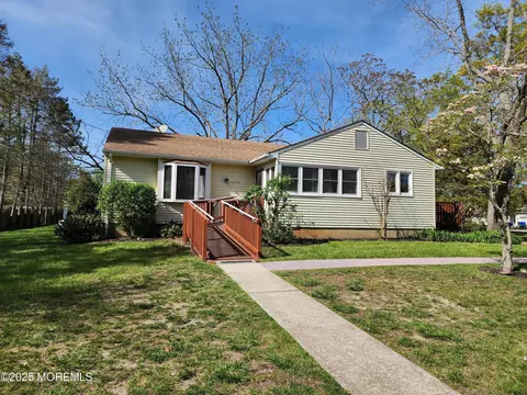 254 Circle Dr, Brick, NJ 08723