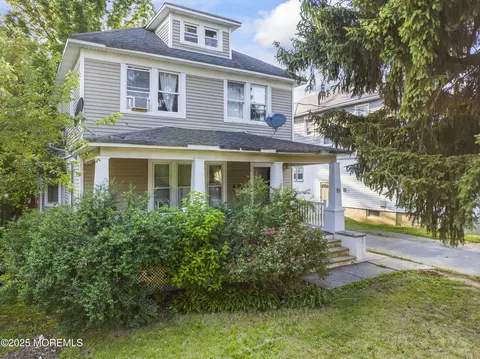 53 Broadway Rd, Freehold, NJ 07728
