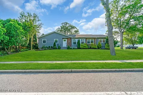 80 Jordan Rd, Brick, NJ 08724