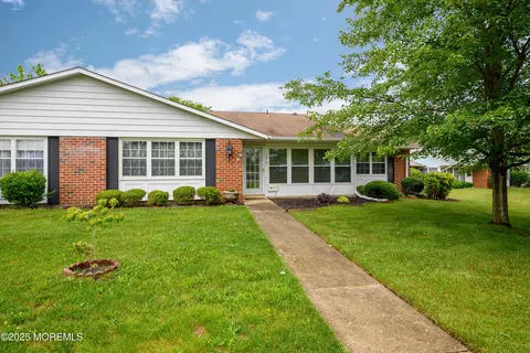 1161 Argyll Cir # B, Lakewood, NJ 08701