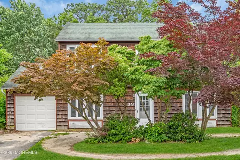 33 Windward Dr, Barnegat, NJ 08005