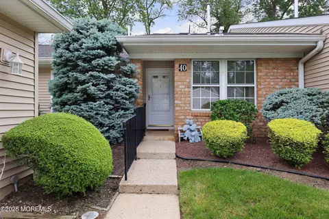 40 Smoke Tree Ter #142, Red Bank, NJ 07701