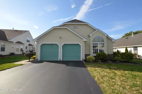 3168 Wood Spring Ln, Toms River, NJ 08755