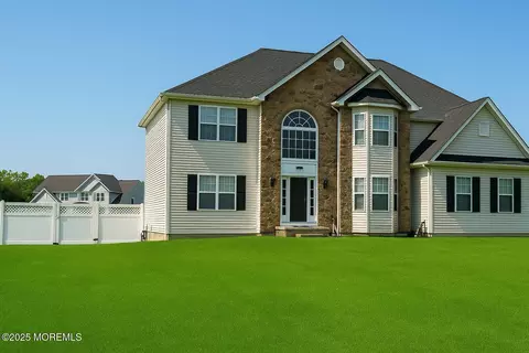 10 Etty Ct, Manchester, NJ 08759
