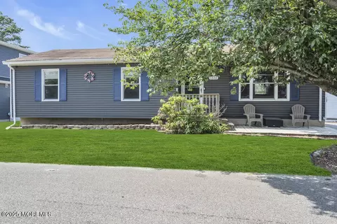1332 Longboat Ave, Beachwood, NJ 08722