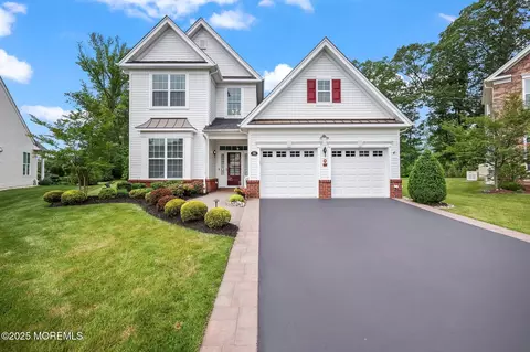 86 Legacy Ct, Freehold, NJ 07728