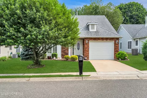 1449 Burr Oak Rd, Toms River, NJ 08755