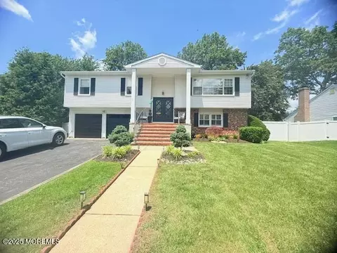 11 Bristlecone Dr, Howell, NJ 07731