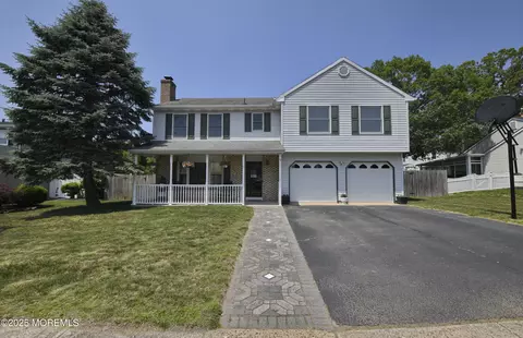 15 Tamarack St, Howell, NJ 07731