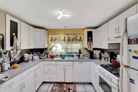 Kitchen - 12 Steven Pl, Jackson, NJ 08527 photo 1 of 1