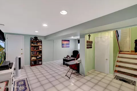 Entry Way - 12 Steven Pl, Jackson, NJ 08527 photo 4 of 4