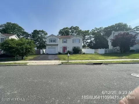 22 Cannonball Dr, Barnegat, NJ 08005