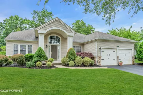 11 High Hill Ct, Manchester, NJ 08759