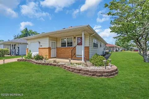 68 Barbados Dr S, Toms River, NJ 08757