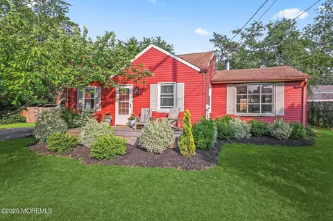 186 16th Ave, Brick, NJ 08724