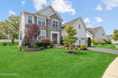 23 Interlachen Ct, Monroe, NJ 08831