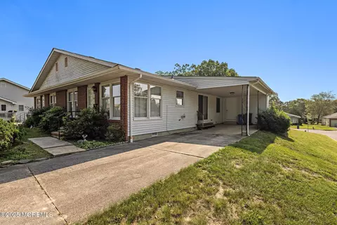 43 Sycamore Rd #B, Manahawkin, NJ 08050