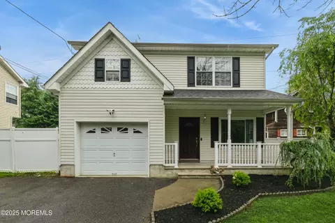11 Water St, Aberdeen, NJ 07747