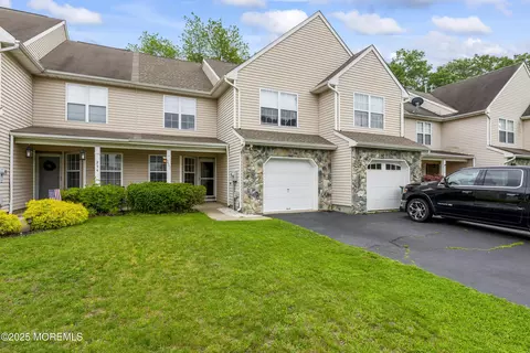 252 Moses Milch Dr, Howell, NJ 07731