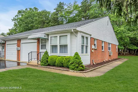 4 Columbus Blvd # B, Whiting, NJ 08759