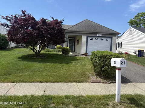 21 Newbury Row, Manchester, NJ 08759