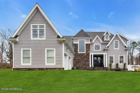 6 Rodeo Ct, Howell, NJ 07731