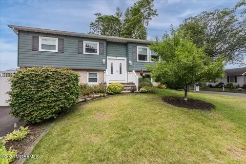 900 Anchor Ave, Beachwood, NJ 08722