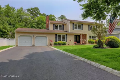 12 Neal Dr, Manalapan, NJ 07726