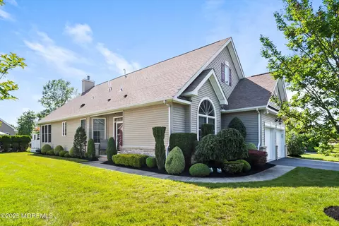 51 Sequoia Pkwy, Ocean, NJ 07712