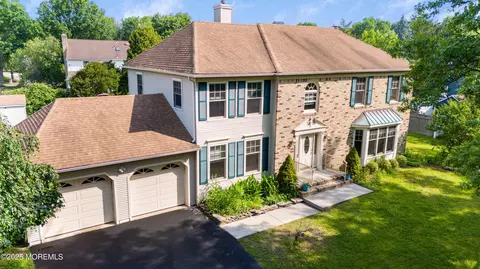 6 Oak Tree Ln, Ocean, NJ 07712