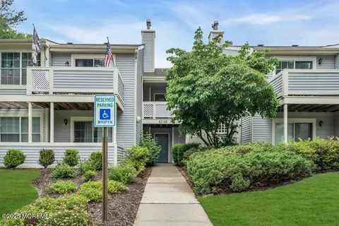 41 Chinkaberry Ct, Howell, NJ 07731