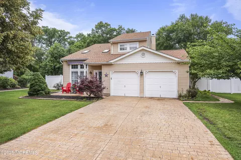 39 Sweet Gum Rd, Howell, NJ 07731