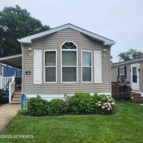 57 Shorehaven Rd, Hazlet, NJ 07730